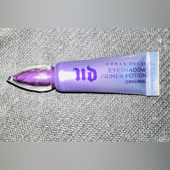 Urban Decay Other - Urban Decay Eyeshadow Primer Potion in Vibrant Purple